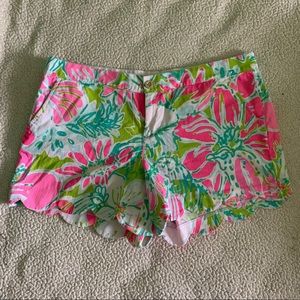 Never worn Lily Pulitzer scallop shorts